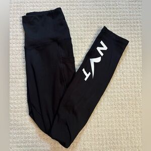 NWOT leggings size medium
